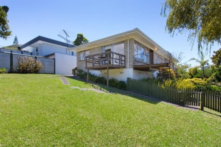Photo of property in 2/45 Knightsbridge Drive, Forrest Hill, Auckland, 0620