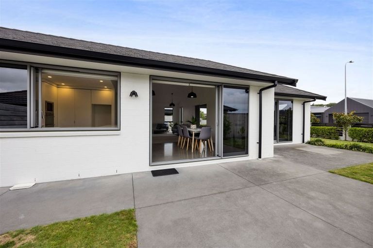 Photo of property in 22 Keene Drive, Bell Block, New Plymouth, 4312