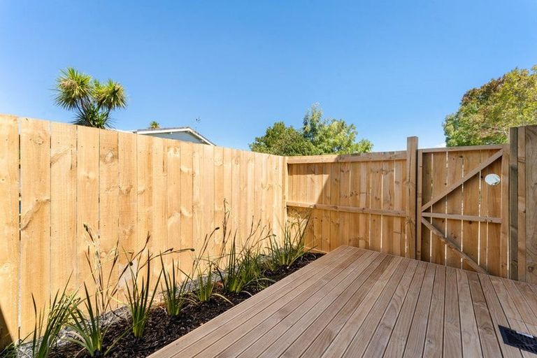 Photo of property in 29d Takapu Street, Henderson, Auckland, 0612