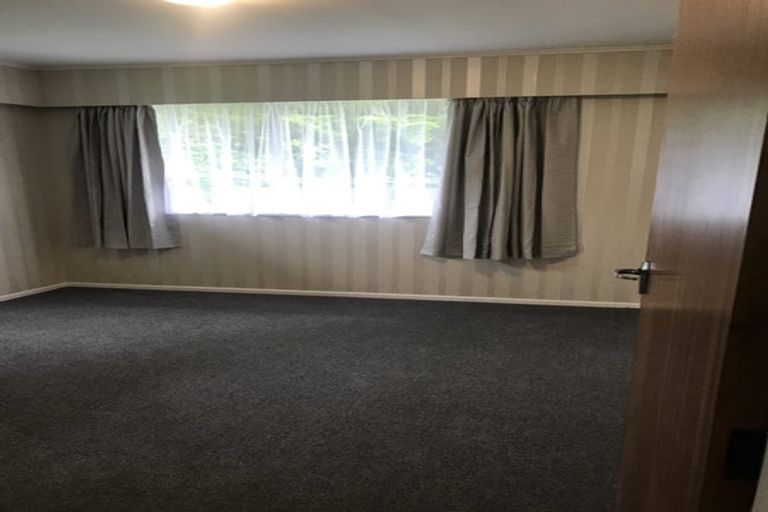 Photo of property in 3 Cyril Way, Paparangi, Wellington, 6037