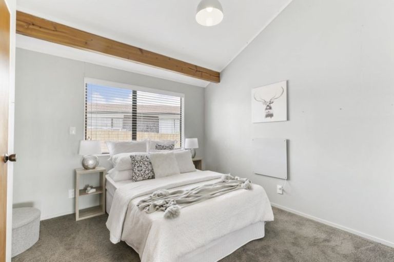 Photo of property in 25 Endeavour Avenue, Welcome Bay, Tauranga, 3112