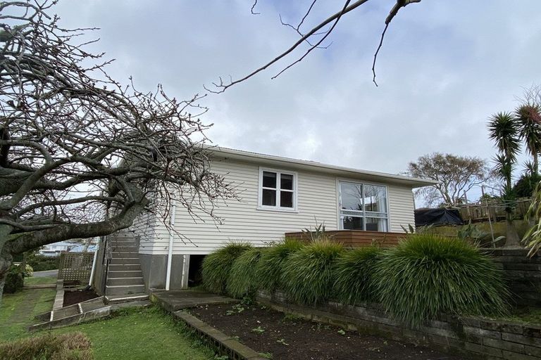 Photo of property in 6 Hughson Street, Waitara, 4320