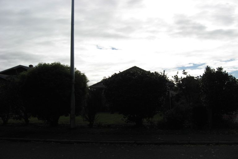 Photo of property in 76 Sawyers Arms Road, Northcote, Christchurch, 8052