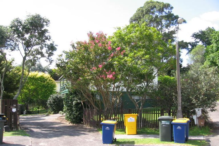 Photo of property in 16 Celina Place, Browns Bay, Auckland, 0630