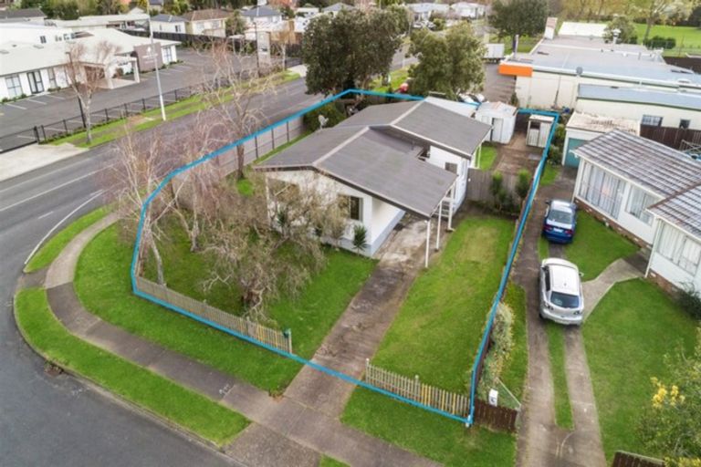 Photo of property in 2 Sunlands Drive, Manurewa, Auckland, 2102
