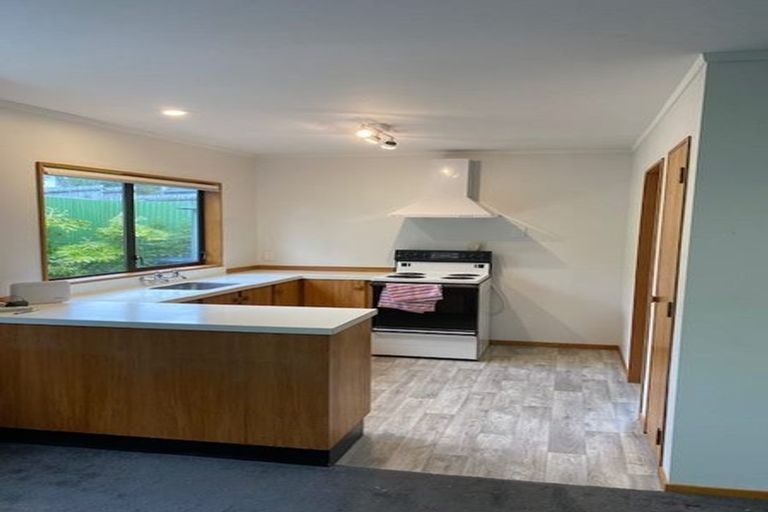 Photo of property in 12b Bracken Road, Newlands, Wellington, 6037