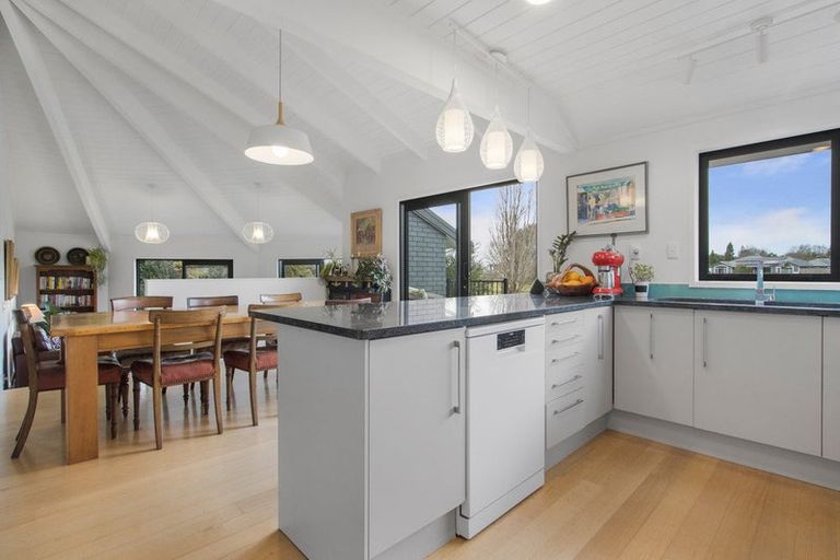 Photo of property in 52 Links View Drive, Omokoroa, 3114