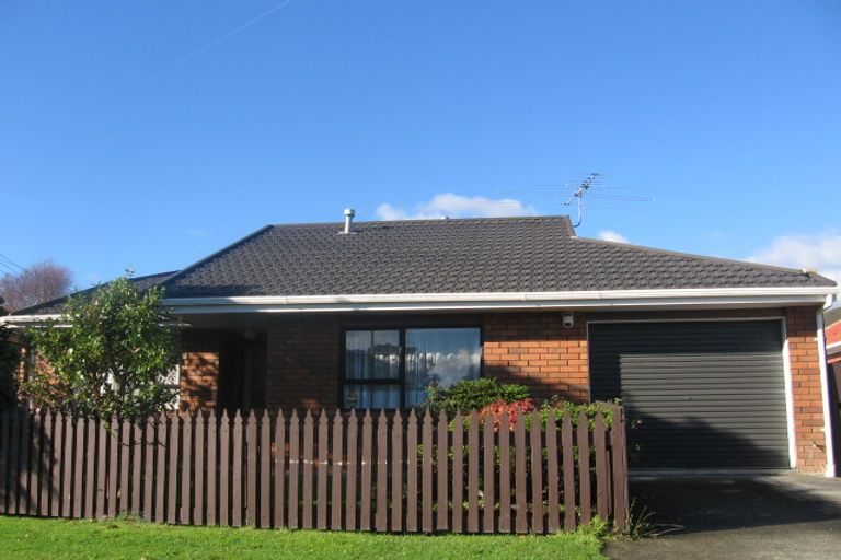 Photo of property in 15 Vincent Street, Waterloo, Lower Hutt, 5011