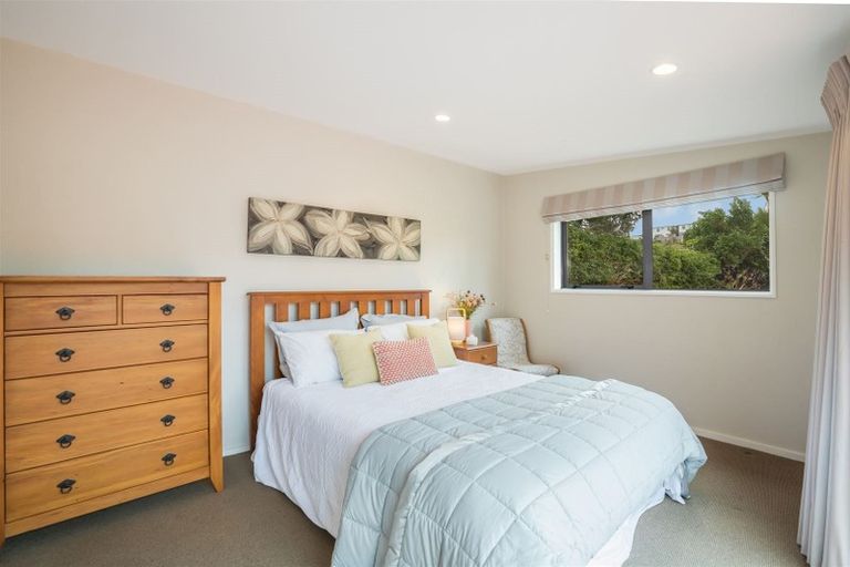 Photo of property in 5 Clifford Road, Johnsonville, Wellington, 6037