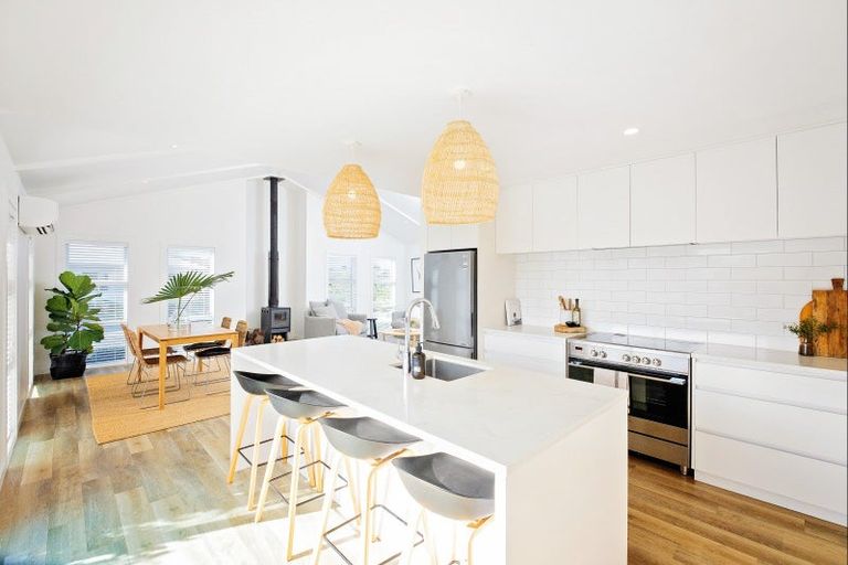 Photo of property in 3 Circuitt Lane, Te Awanga, 4102