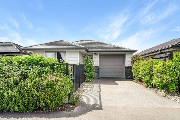 Photo of property in 35 Packard Crescent, Halswell, Christchurch, 8025