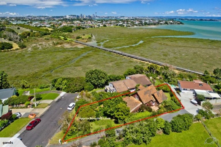 Photo of property in 99 Eversleigh Road, Belmont, Auckland, 0622