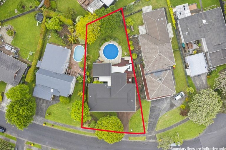 Photo of property in 8 Hamish Place, Sunnyhills, Auckland, 2010