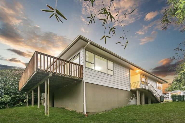 Photo of property in 72 Vandeleur Avenue, Birkdale, Auckland, 0626