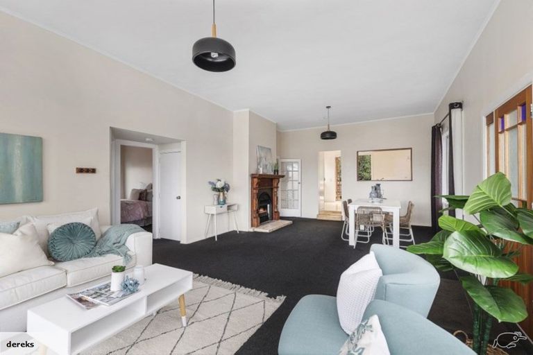 Photo of property in 185 Marine Parade, Seatoun, Wellington, 6022