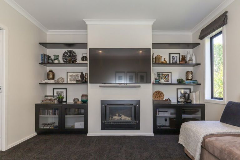 Photo of property in 3 Hihi Place, Waikanae, 5036