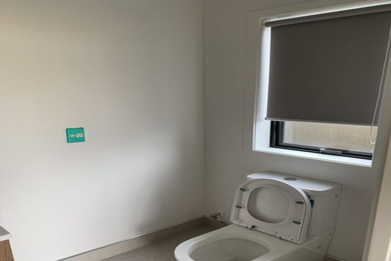 Photo of property in 5 Tawa Road, Te Atatu Peninsula, Auckland, 0610