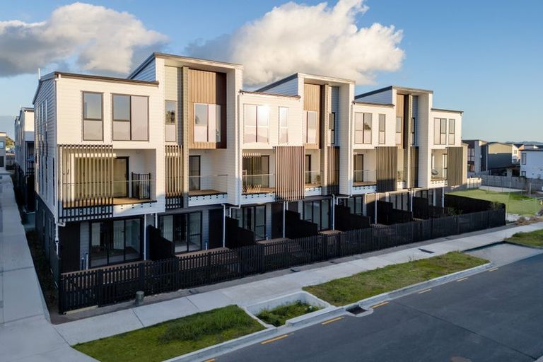 Photo of property in 8/10 Scott Road, Hobsonville, Auckland, 0616