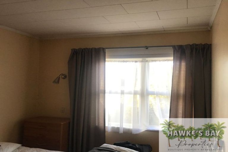 Photo of property in 2/35 Middle Road, Havelock North, 4130