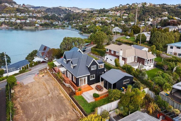 Photo of property in 53 Seaview Road, Paremata, Porirua, 5024