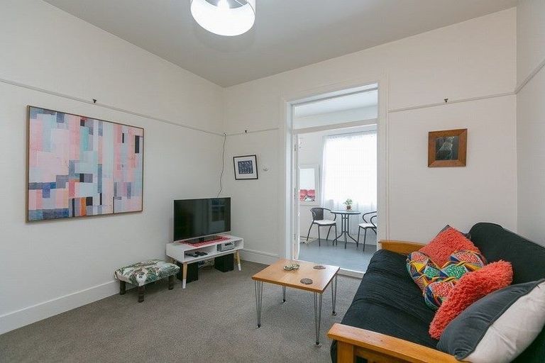 Photo of property in Devonport Apartments, 19/127 Saint Aubyn Street, New Plymouth, 4310