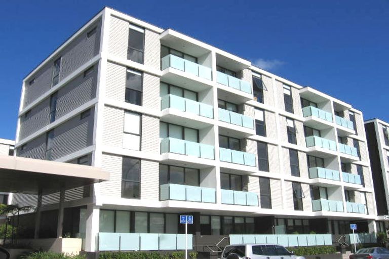 Photo of property in North At Lighter Quay Apartments, 5a/87 Halsey Street, Auckland Central, Auckland, 1010