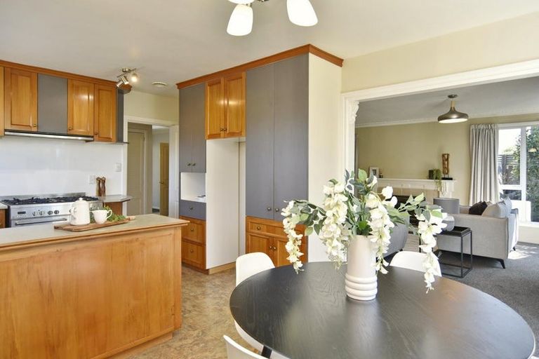 Photo of property in 5 Hannah Place, Redwood, Christchurch, 8051