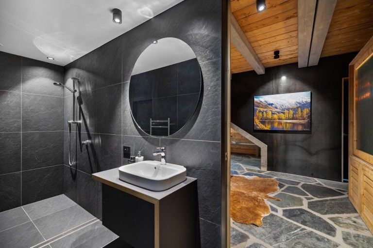 Photo of property in 68 Sicilian Lane, Lake Hayes, Queenstown, 9371