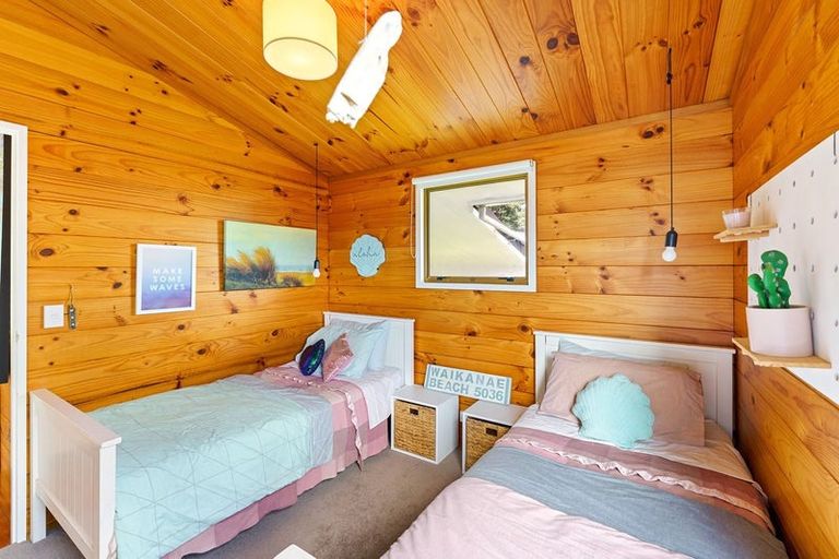 Photo of property in 116 Tutere Street, Waikanae Beach, Waikanae, 5036