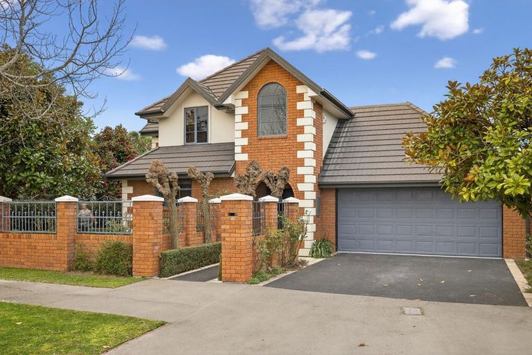 Photo of property in 106 Hamilton Avenue, Ilam, Christchurch, 8041