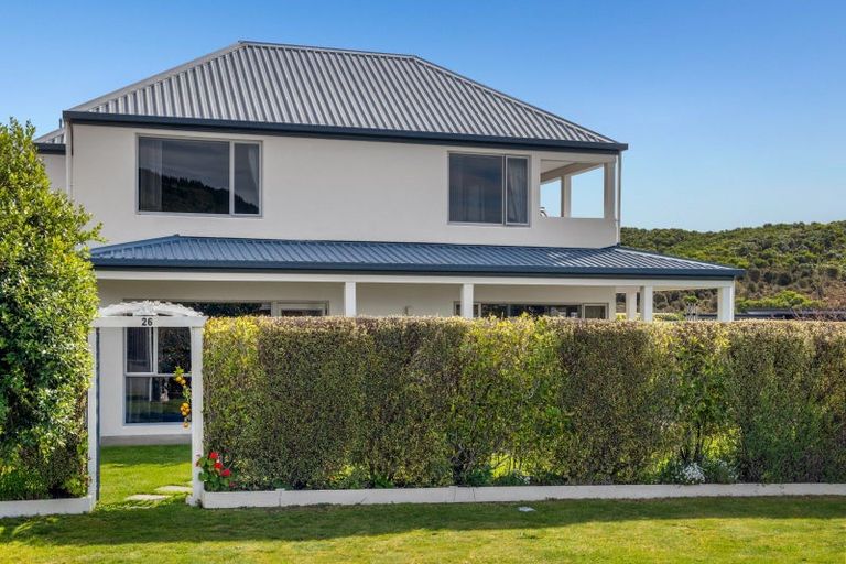 Photo of property in 26 Ranui Street, Waikawa, Picton, 7220
