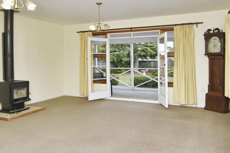 Photo of property in 560 Main North Road, Belfast, Christchurch, 8051