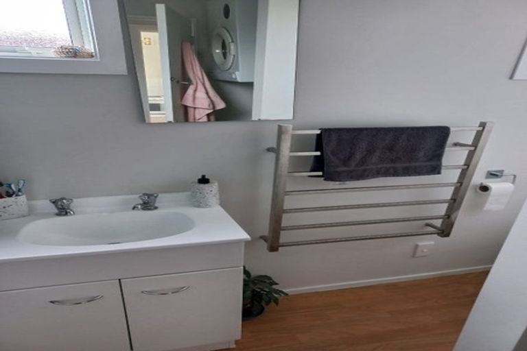 Photo of property in 40d Leighton Avenue, Waiwhetu, Lower Hutt, 5010