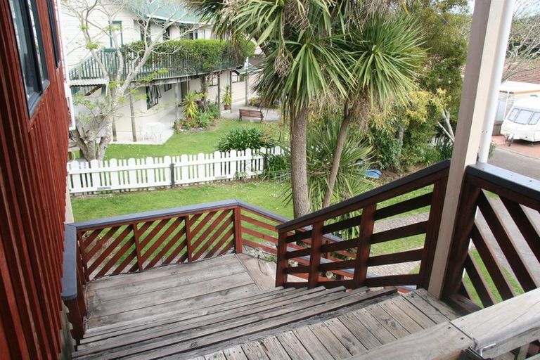 Photo of property in 117 Everitt Crescent, Whangamata, 3620