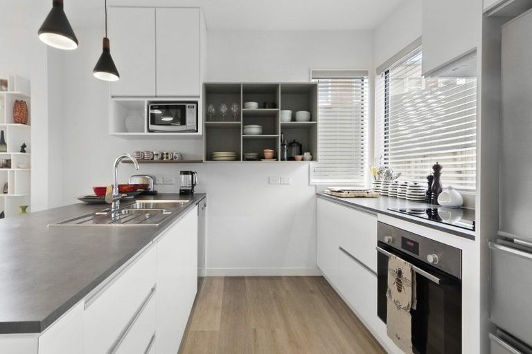 Photo of property in 15/6 Oswald Crescent, Paparangi, Wellington, 6037