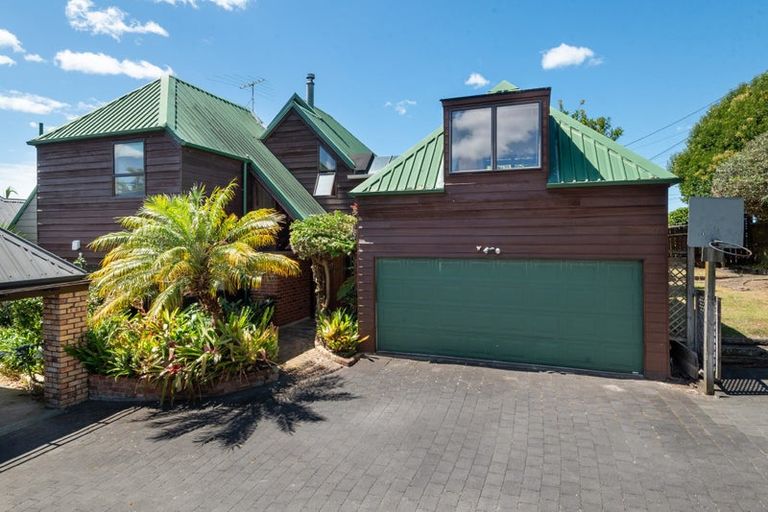 Photo of property in 3 Mizpah Road, Waiake, Auckland, 0630