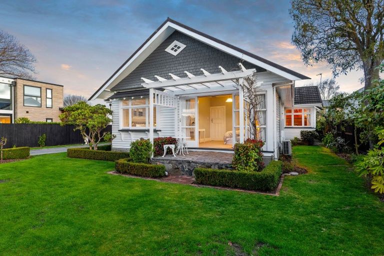 Photo of property in 20 Roa Road, Fendalton, Christchurch, 8041