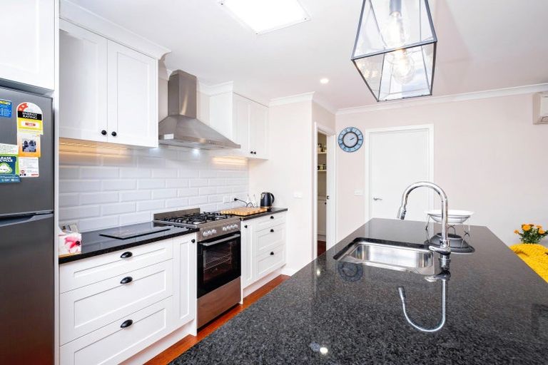 Photo of property in 16 Rotoiti Way, Poraiti, Napier, 4112