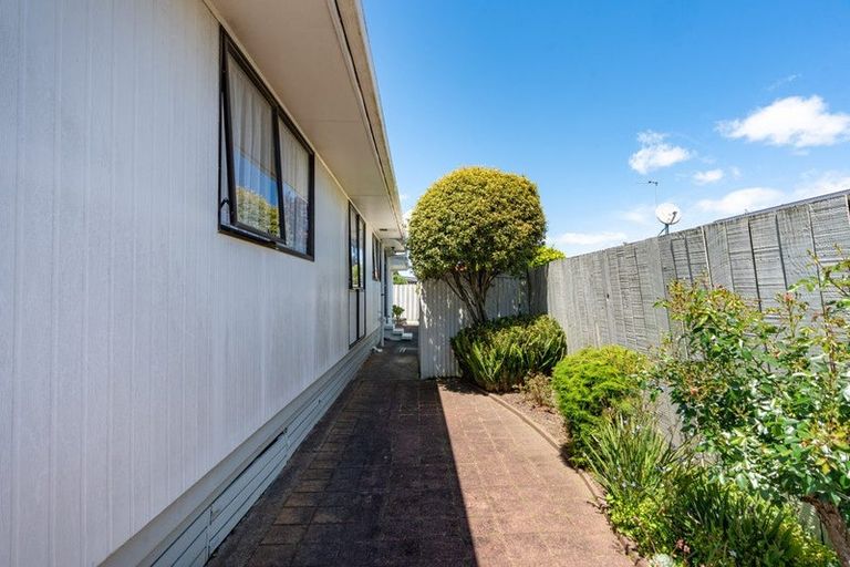 Photo of property in 1a Heath Street, St Andrews, Hamilton, 3200