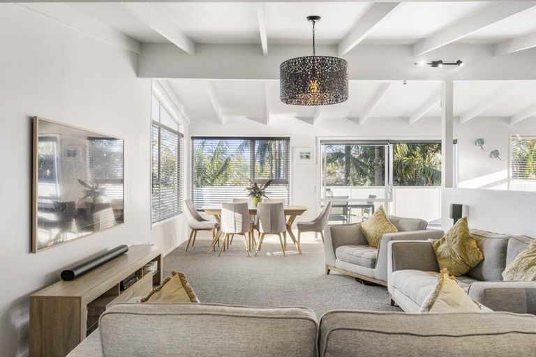 Photo of property in 52 The Circle, Manly, Whangaparaoa, 0930