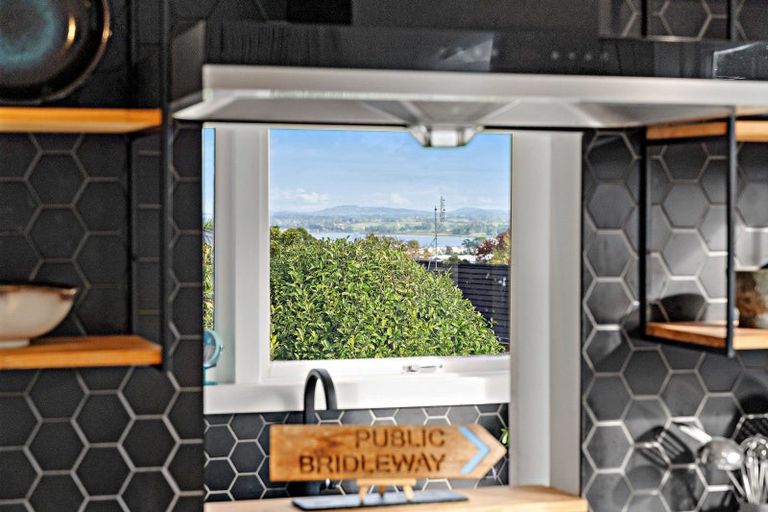 Photo of property in 17 Hillcrest Grove, Hillpark, Auckland, 2102