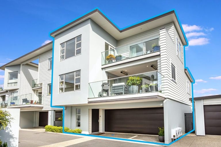 Photo of property in 5 Lucern Lane, Petone, Lower Hutt, 5012