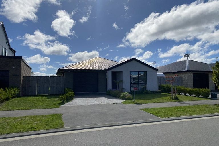 Photo of property in 8 Sholto Duncan Crescent, Halswell, Christchurch, 8025