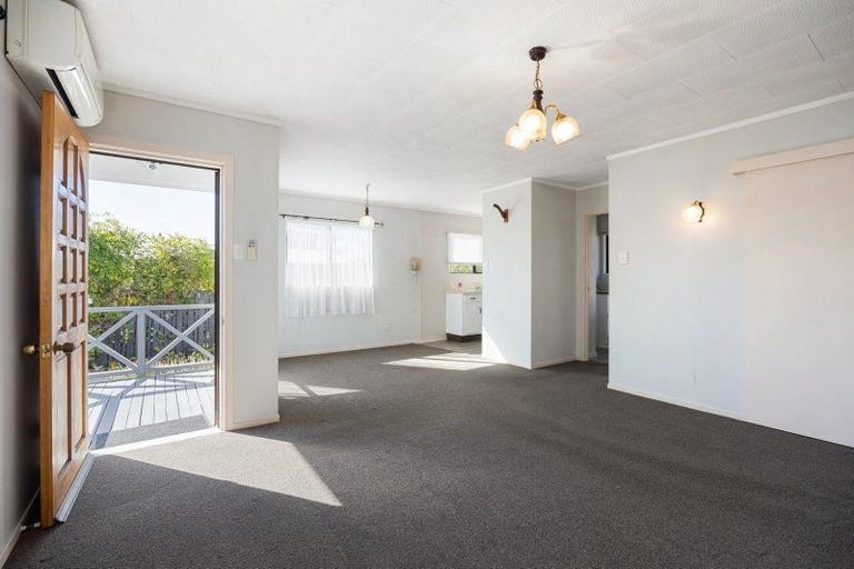 Photo of property in 35 Collins Road, Melville, Hamilton, 3206