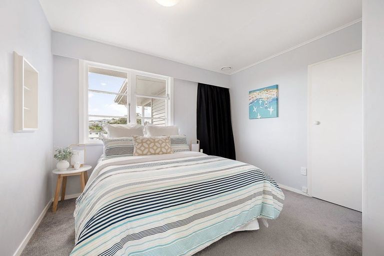 Photo of property in 61 Salford Street, Newlands, Wellington, 6037