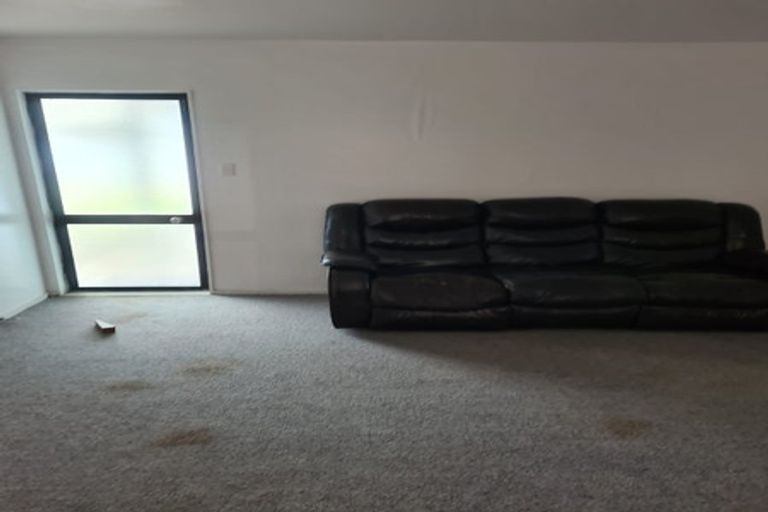 Photo of property in 72 Maplesden Drive, Clendon Park, Auckland, 2103