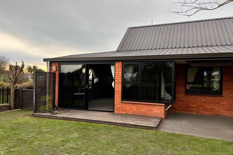 Photo of property in 47b Solomon Avenue, Redwood, Christchurch, 8051