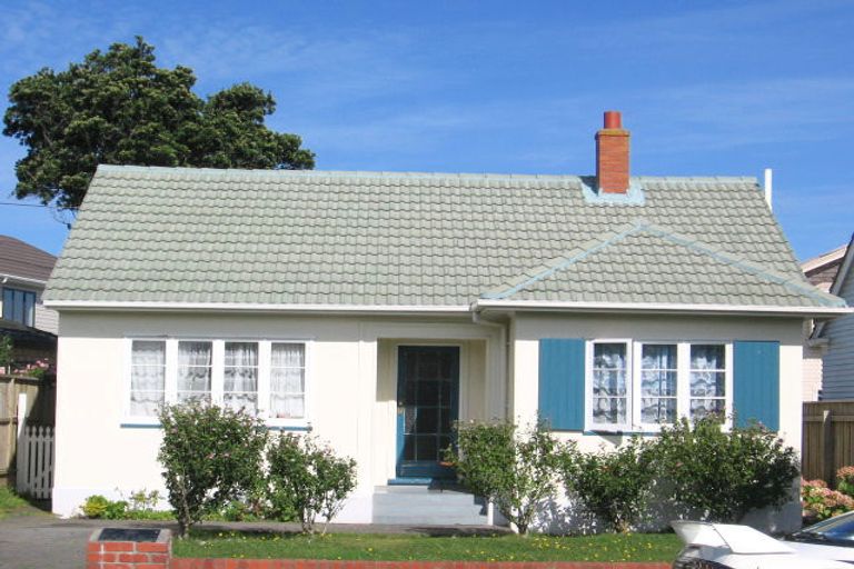 Photo of property in 12 Fife Lane, Miramar, Wellington, 6022