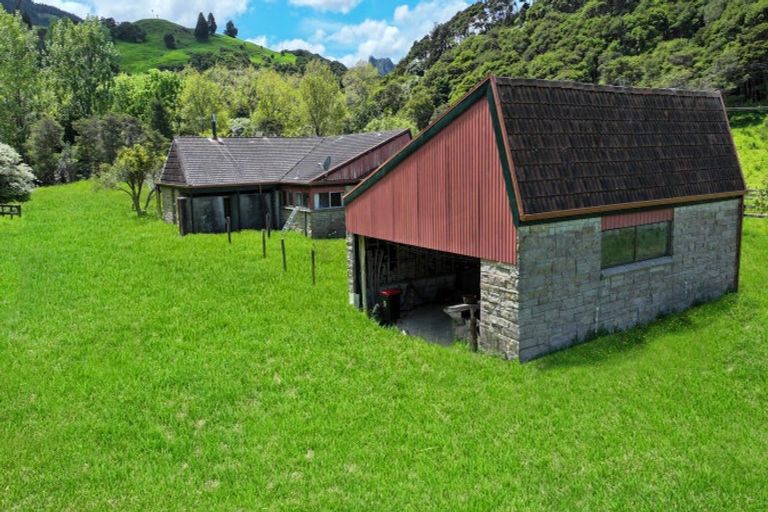 Photo of property in 301 Neavesville Road, Puriri, Thames, 3578
