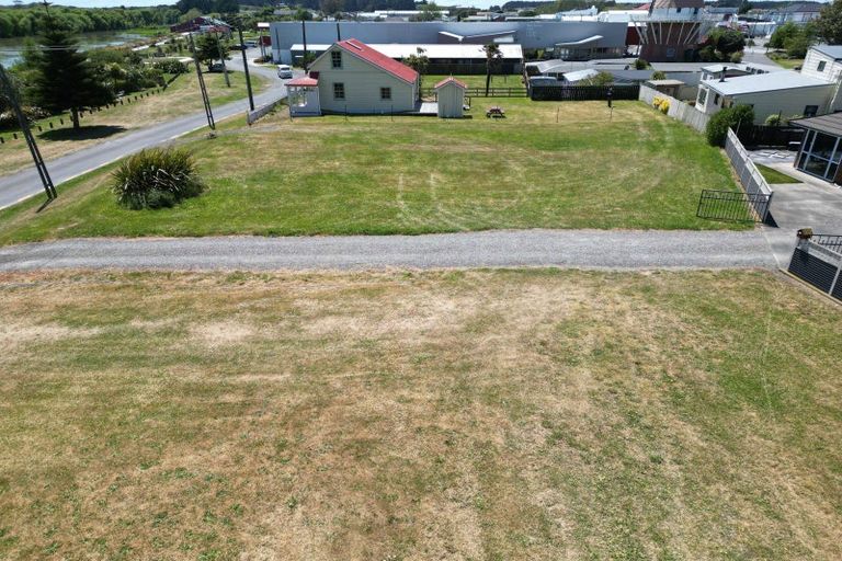 Photo of property in 32 Harbour Street, Foxton, 4814